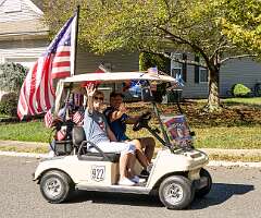11: GolfCartParade-11