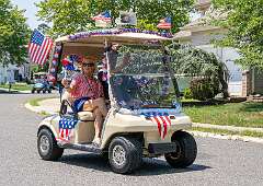 115: golfCartParade-10