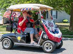 200: golfCartParade-12