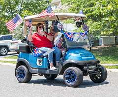 90: golfCartParade-13