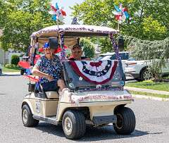 212: golfCartParade-14