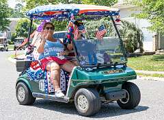 202: golfCartParade-18
