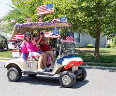 52: golfCartParade-20