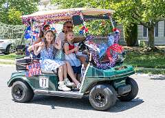 83: golfCartParade-31
