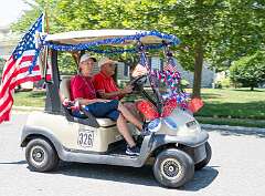 117: golfCartParade-33