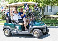 100: golfCartParade-39