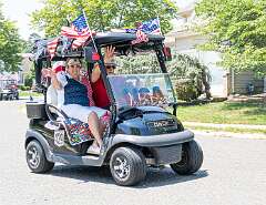 131: golfCartParade-43